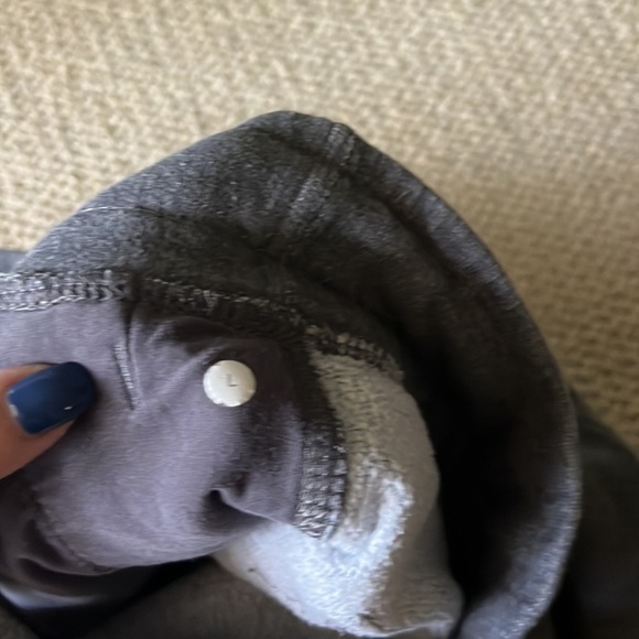Grey lululemon sweatpants - Picture 5 of 6